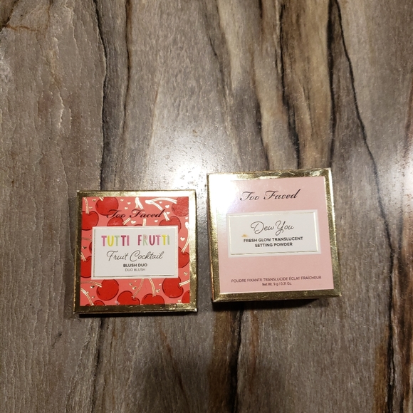 New in box Too Faced blush duo & translucentpowder - Picture 2 of 5